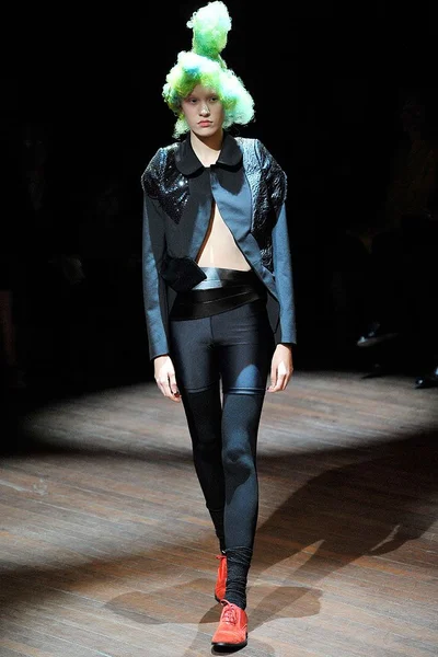 Look 13